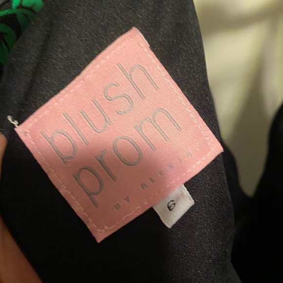 Green Velvet Dress - Picture 3 of 3